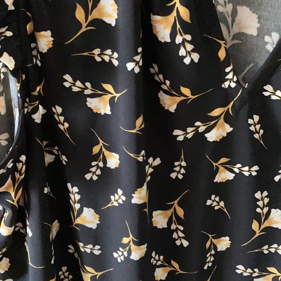 Anne Klein vintage style ruffled top - Picture 3 of 13